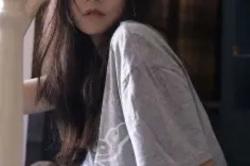 女主浮出水面！马克龙被爱妻“掌掴”线岁身姿饱满